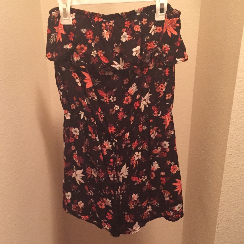 Strapless romper